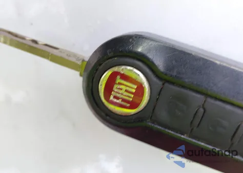 2012 Fiat 500 Pop z USA, uszkodzony, nr VIN 3C3CFFAR4CT233502